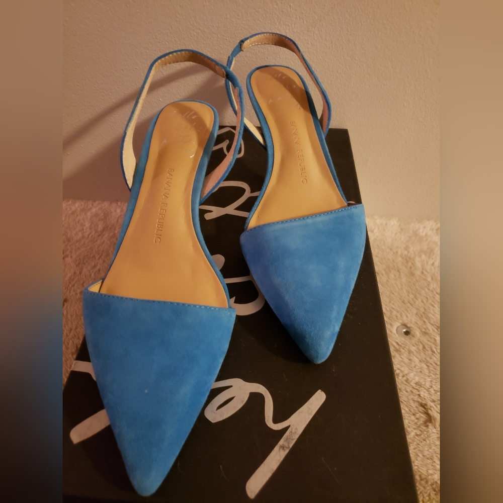 BR Turquoise sling backs size 6